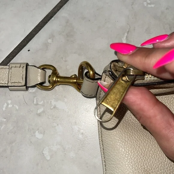 GUCCI BAG! - Picture 9 of 13